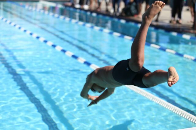 la natation synchronisée sur le corps